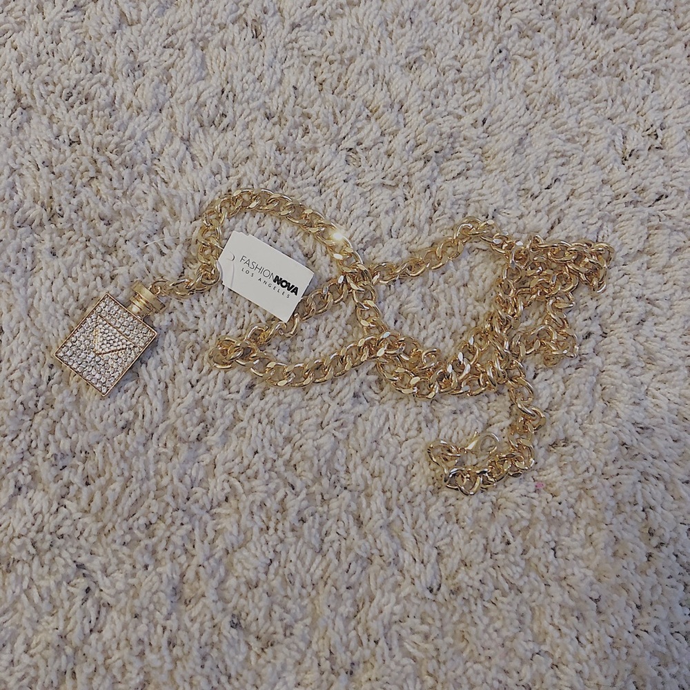 FASHION NOVA AROMA CHAIN BELT